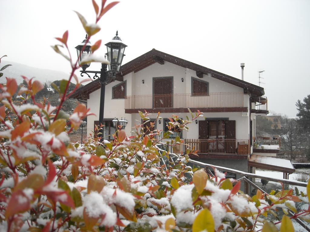 Aurora Dell'Etna Bed & Breakfast Zafferana Etnea Ruang foto